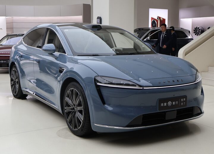 Luxeed R7